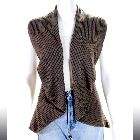 Laurie b. Sweater Vest - Picture 3 of 14
